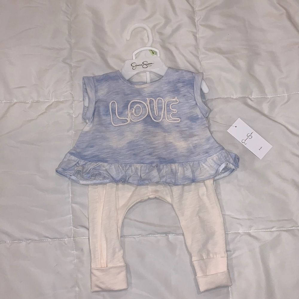 Jessica Simpson outfit   
